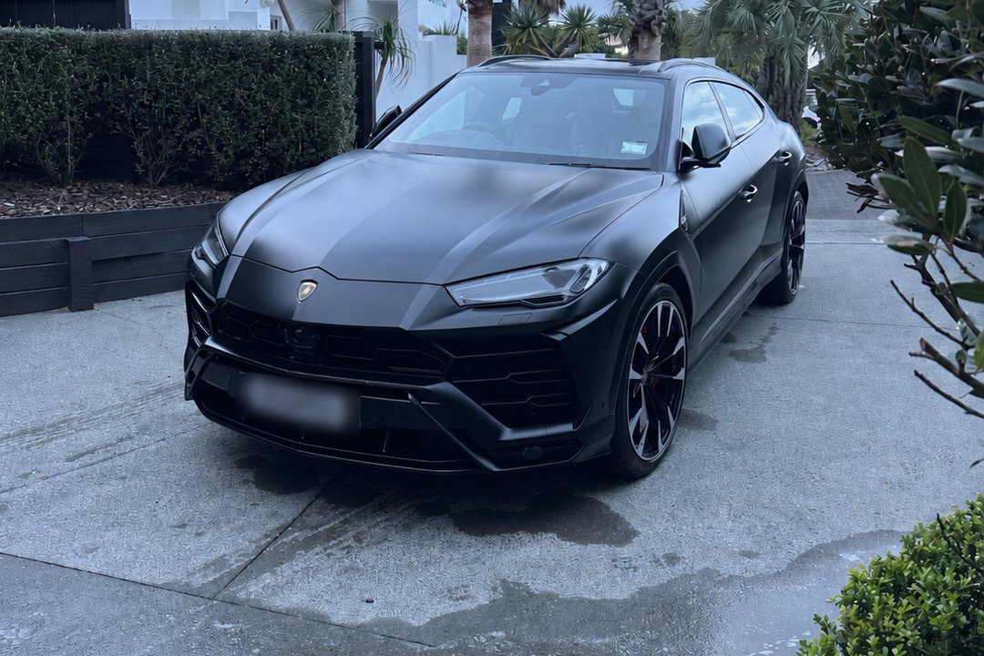 Lamborghini Urus full detail - inside and out