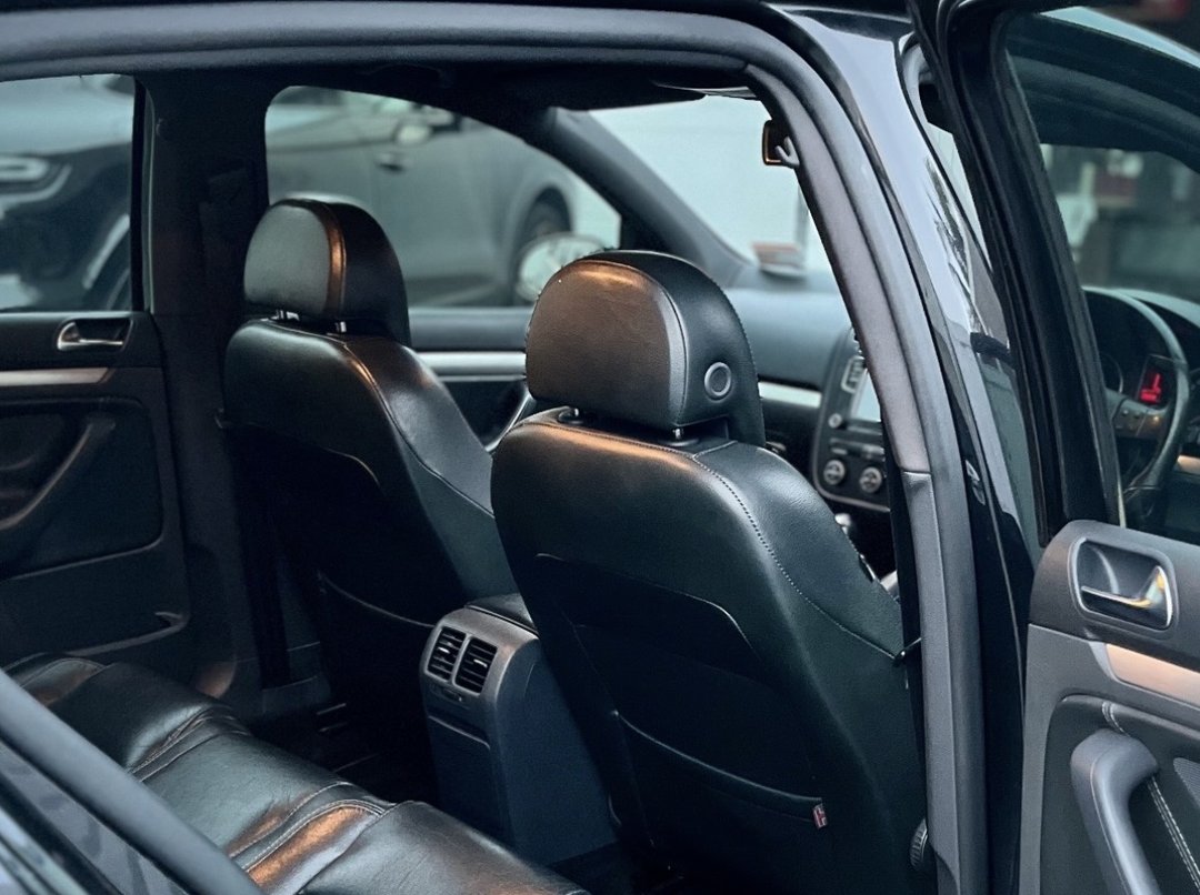 Interior detailing - clean leather seats